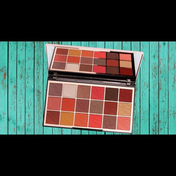 New Revolution Fierce Wild Animal Makeup Palette - Picture 3 of 7